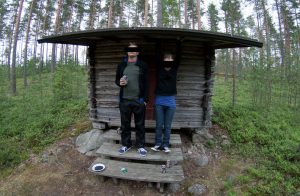 Aittamme kurkihirsi oli niin matalalla, että siihen ei olisi voinut edes hirttäytyä
